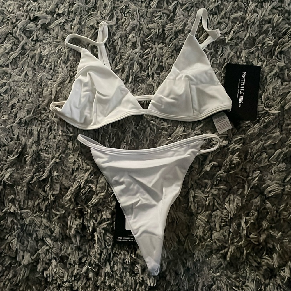 Bathing suit ( top and bottom)